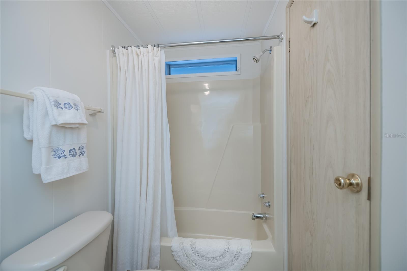 Image 41 of 69 For 749 Watersedge Street