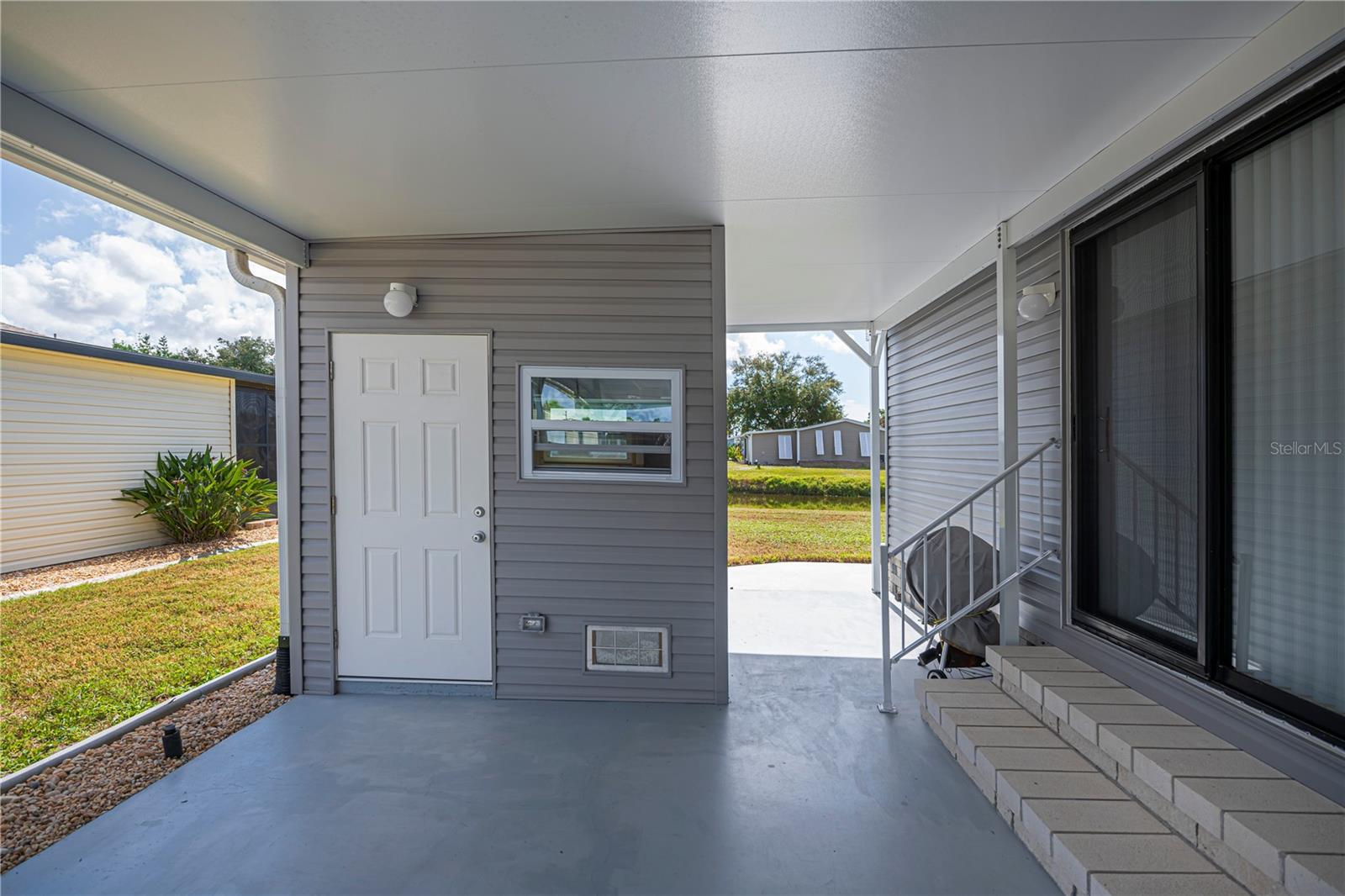 Image 43 of 69 For 749 Watersedge Street