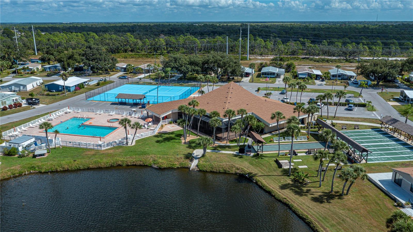 Image 48 of 69 For 749 Watersedge Street