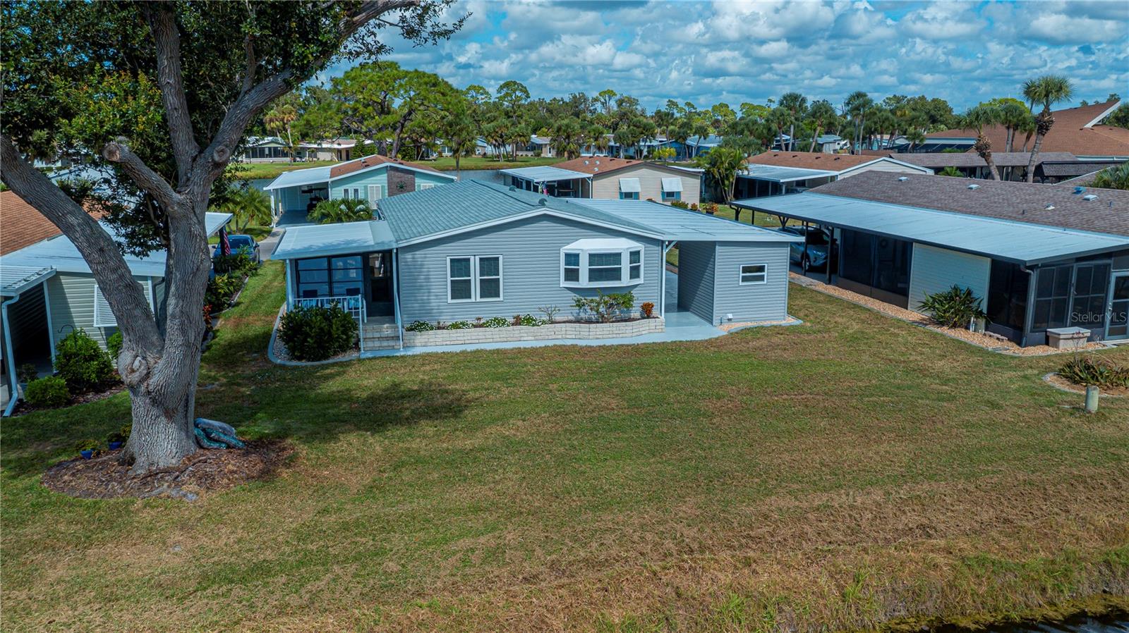 Image 54 of 69 For 749 Watersedge Street