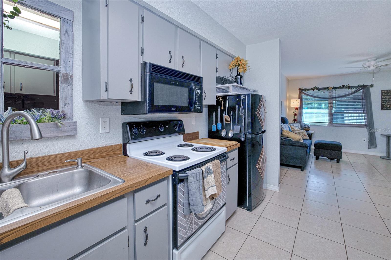 Image 10 of 33 For 28286 Twin Lakes Drive