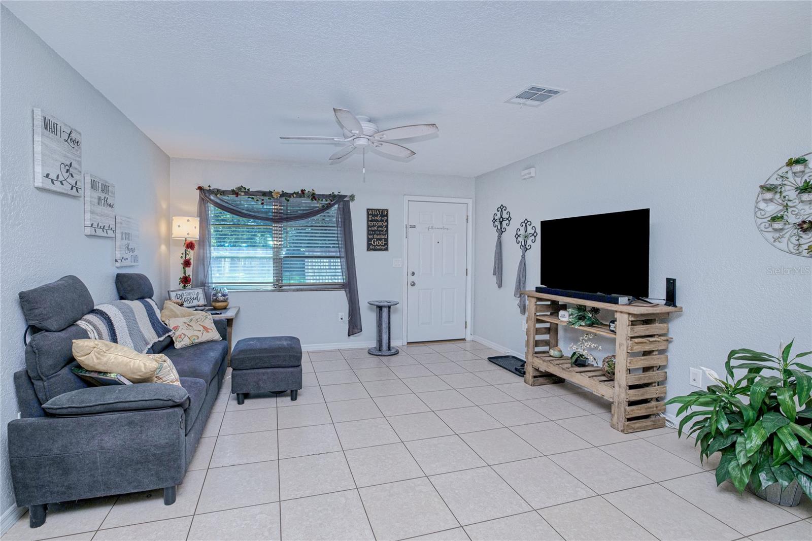 Image 4 of 33 For 28286 Twin Lakes Drive