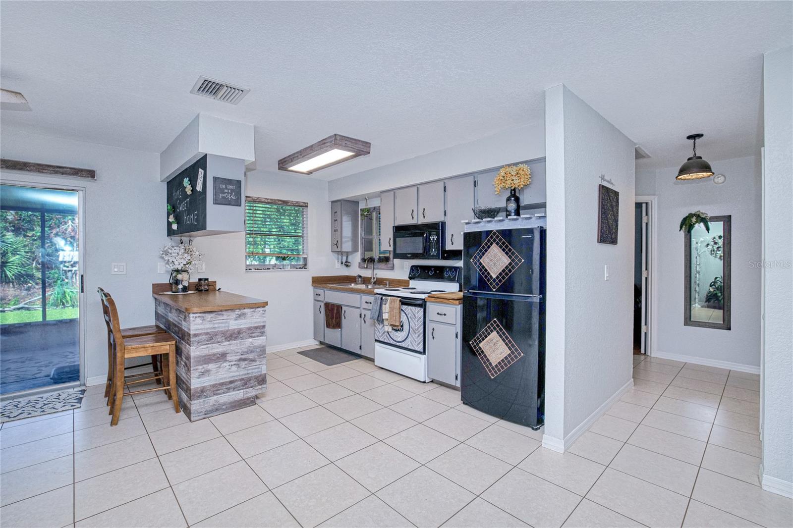 Image 5 of 33 For 28286 Twin Lakes Drive