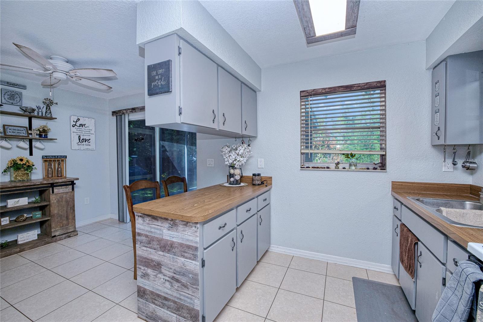 Image 8 of 33 For 28286 Twin Lakes Drive