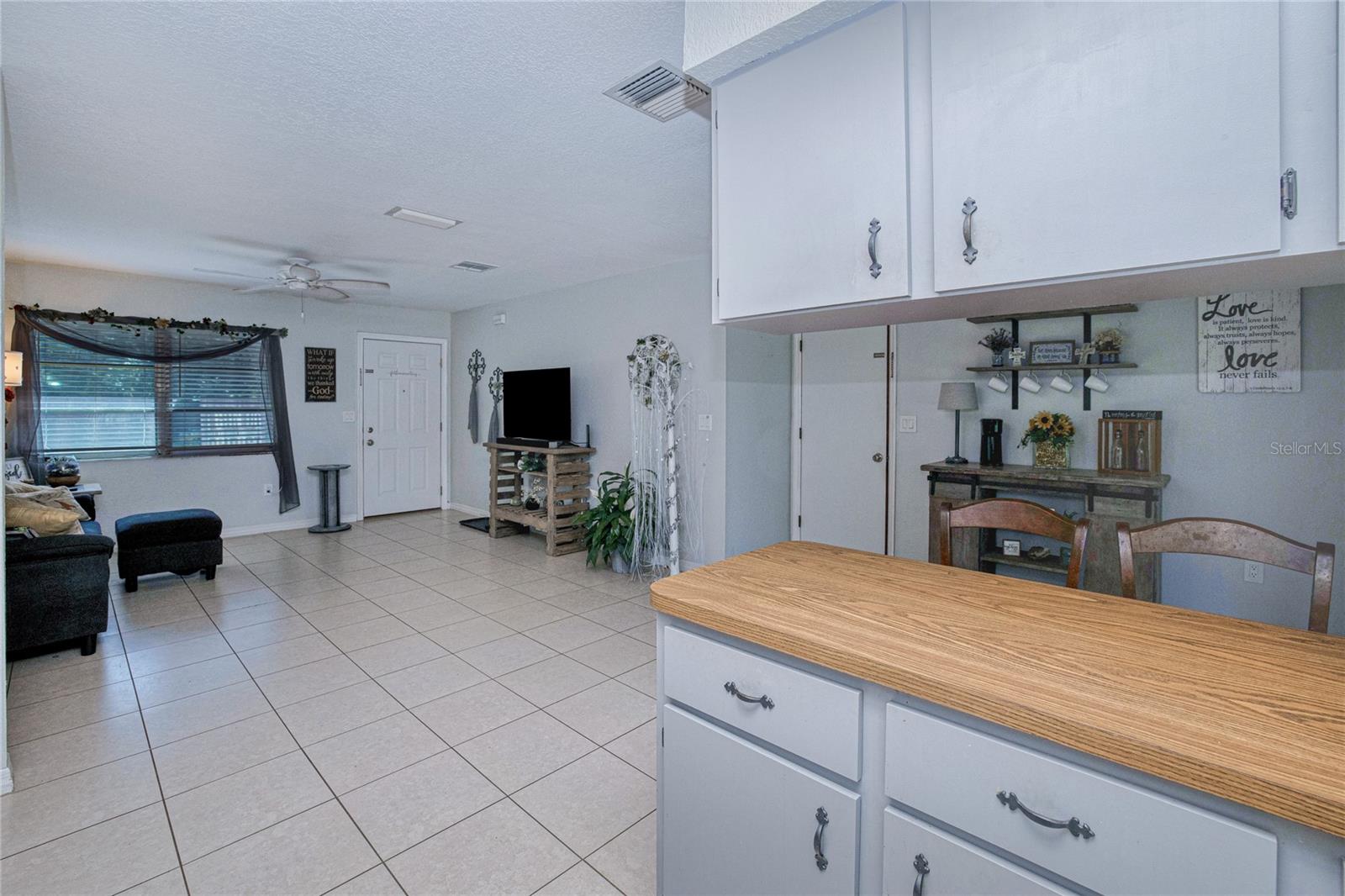 Image 9 of 33 For 28286 Twin Lakes Drive