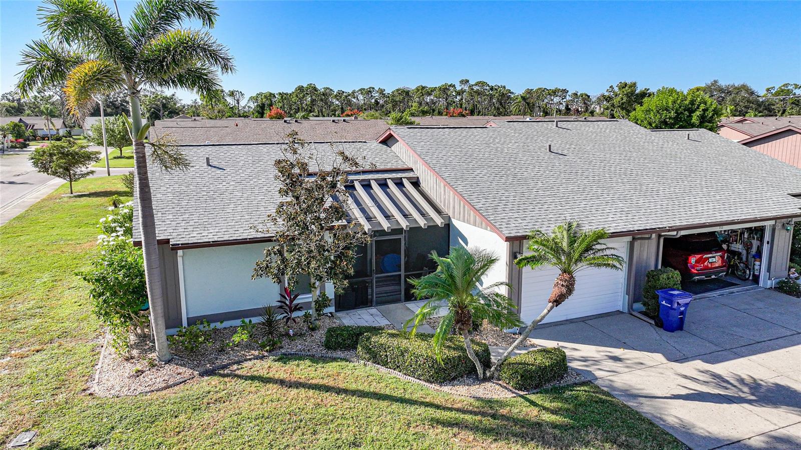 Image 2 of 35 For 215 Persimmon Street 52