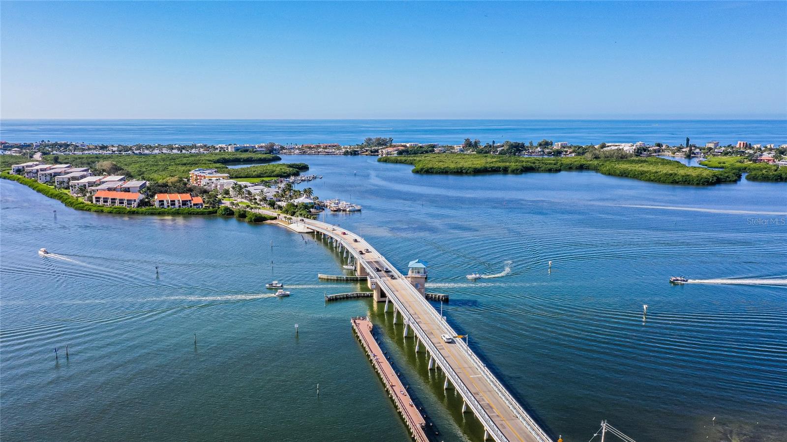 Image 33 of 35 For 215 Persimmon Street 52