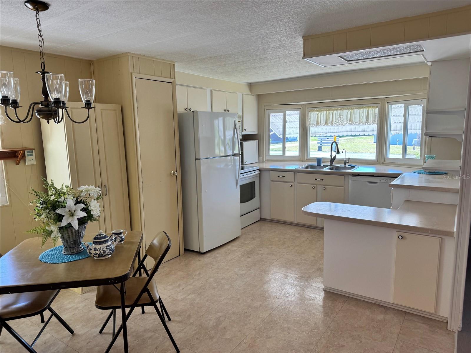 Image 11 of 46 For 1891 Englewood Road 45