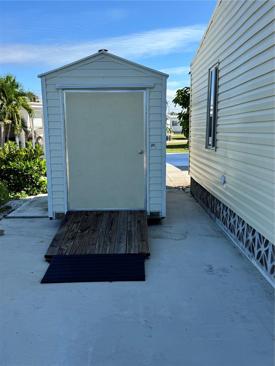 Image 35 of 46 For 1891 Englewood Road 45