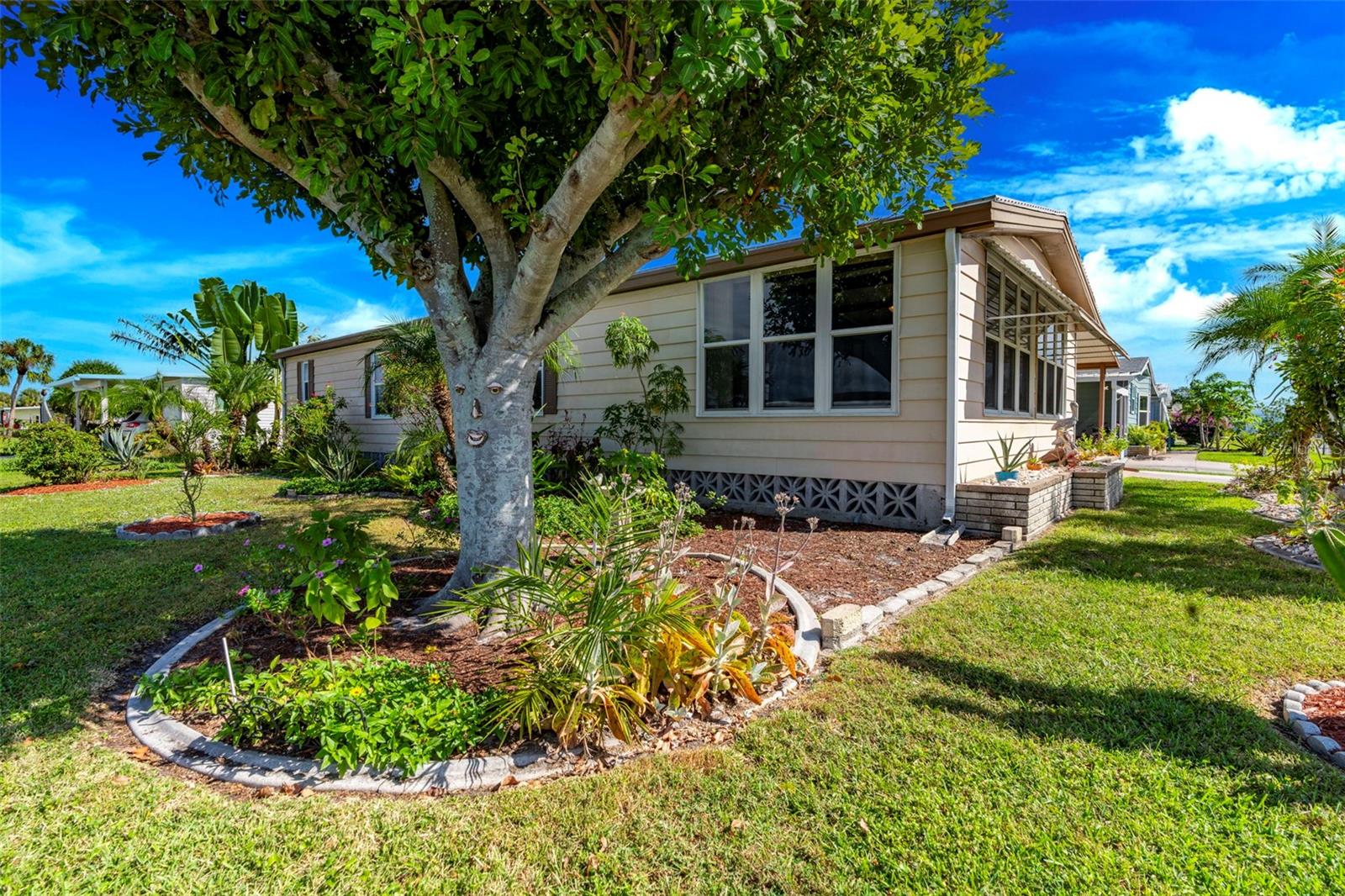 Image 4 of 59 For 297 Anchors Way