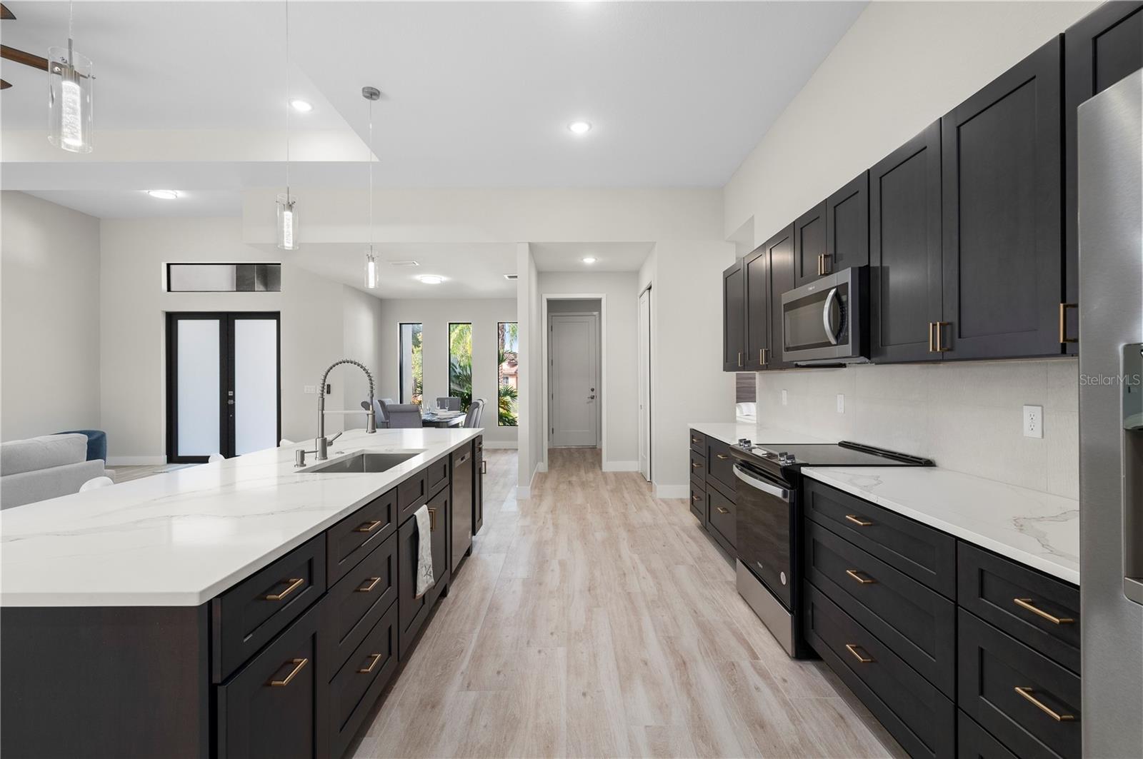 Image 19 of 76 For 198 Gulfview Road