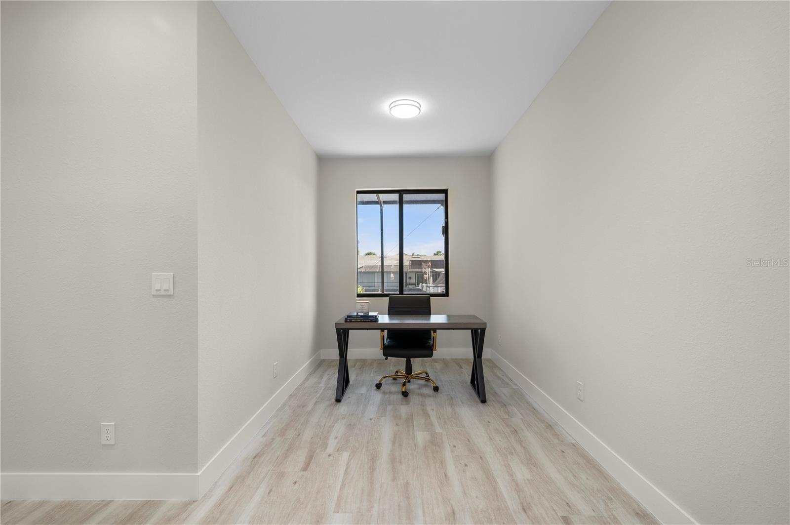 Image 21 of 76 For 198 Gulfview Road