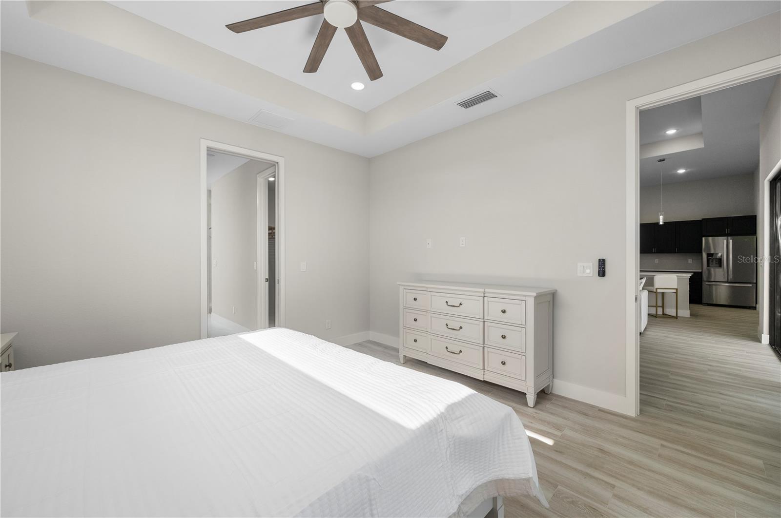 Image 25 of 76 For 198 Gulfview Road