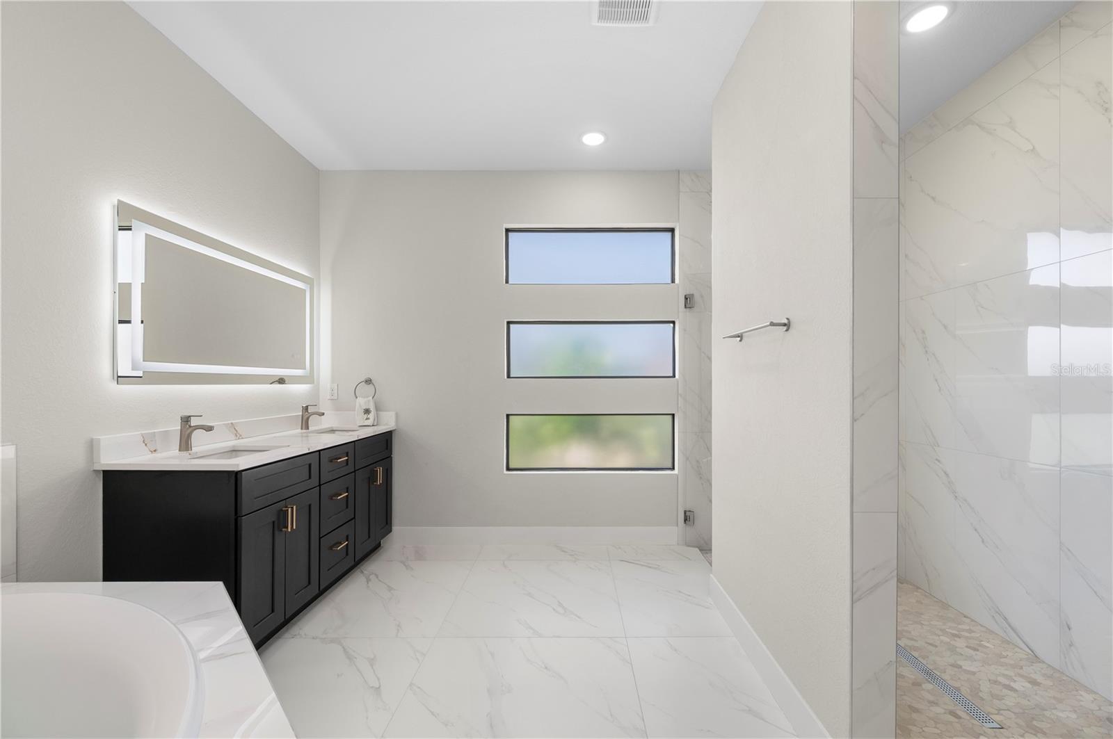 Image 27 of 76 For 198 Gulfview Road