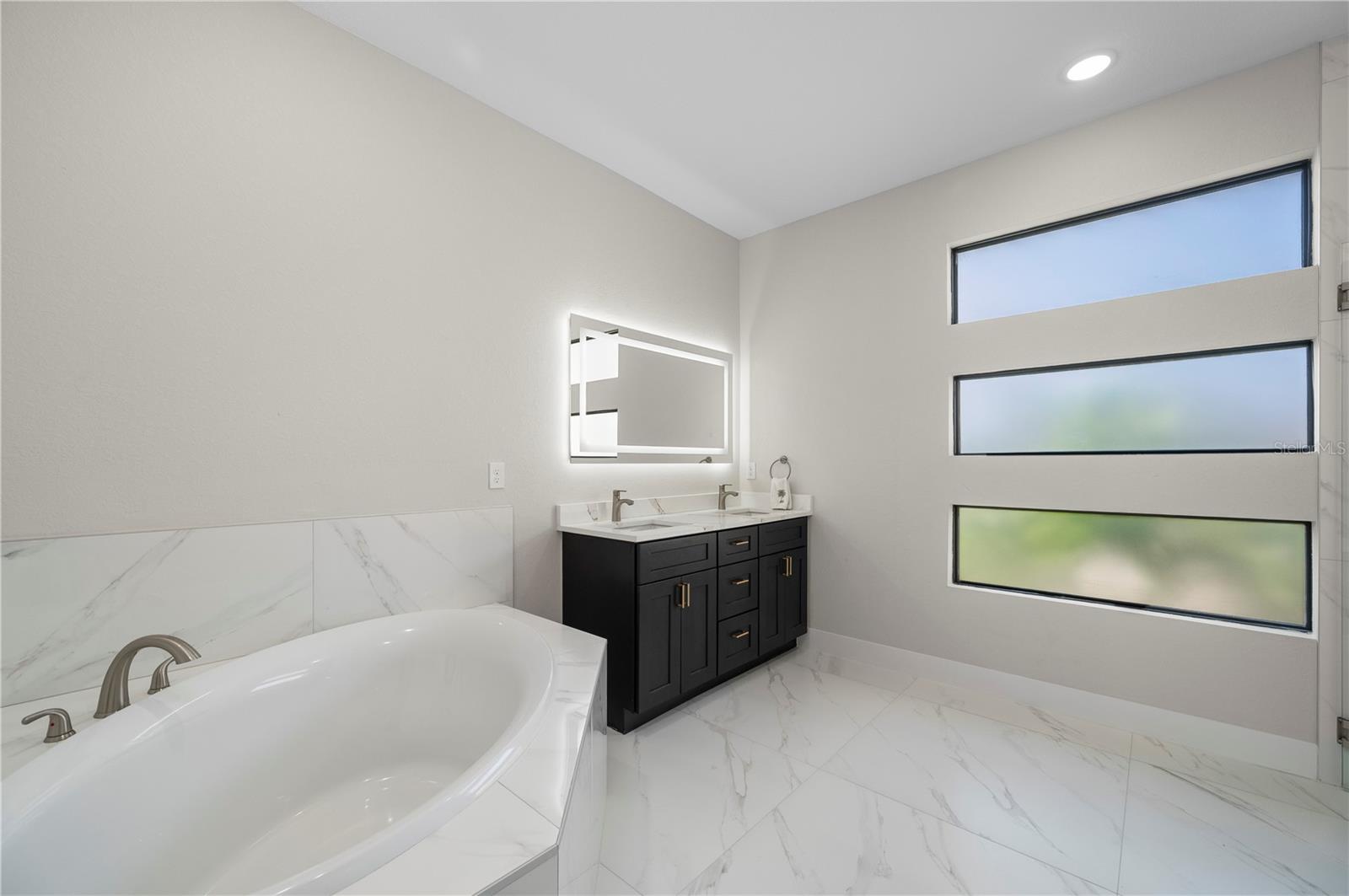 Image 28 of 76 For 198 Gulfview Road