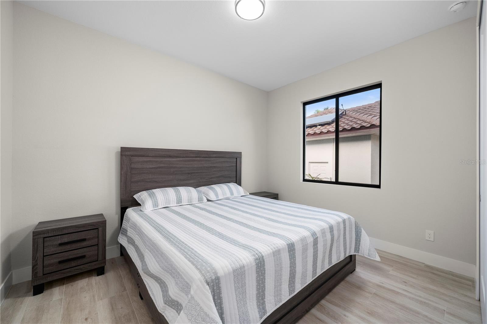 Image 35 of 76 For 198 Gulfview Road