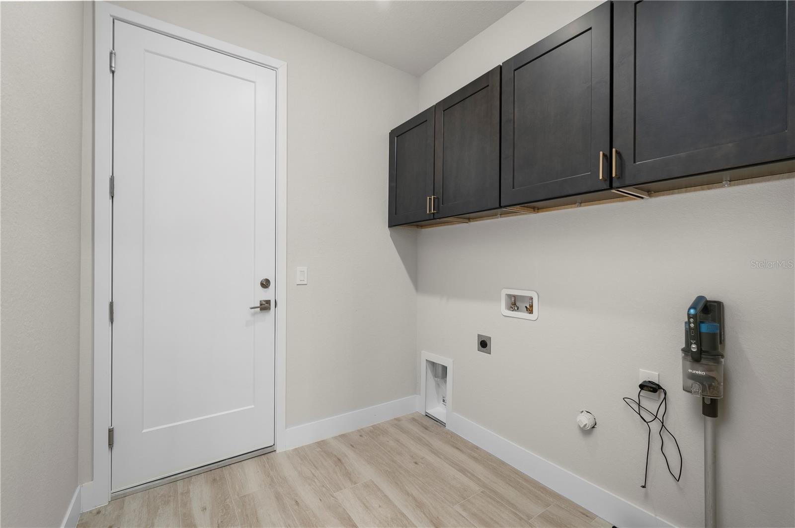 Image 41 of 76 For 198 Gulfview Road