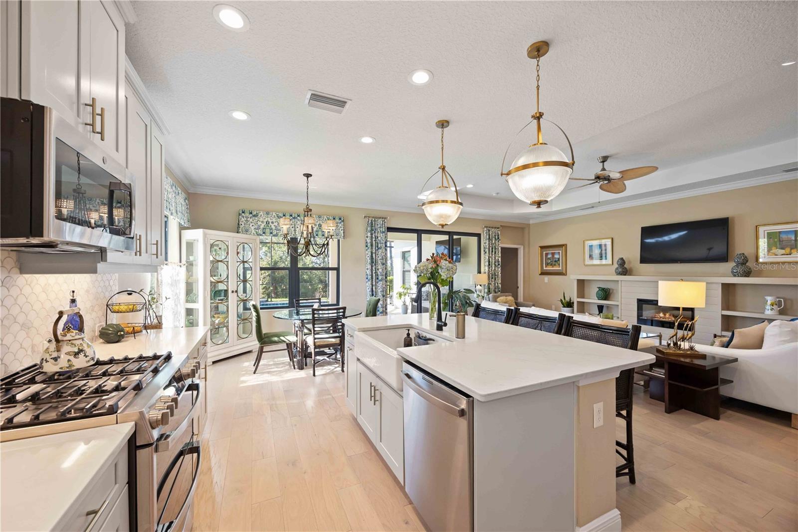 Image 19 of 69 For 228 Ariano Avenue