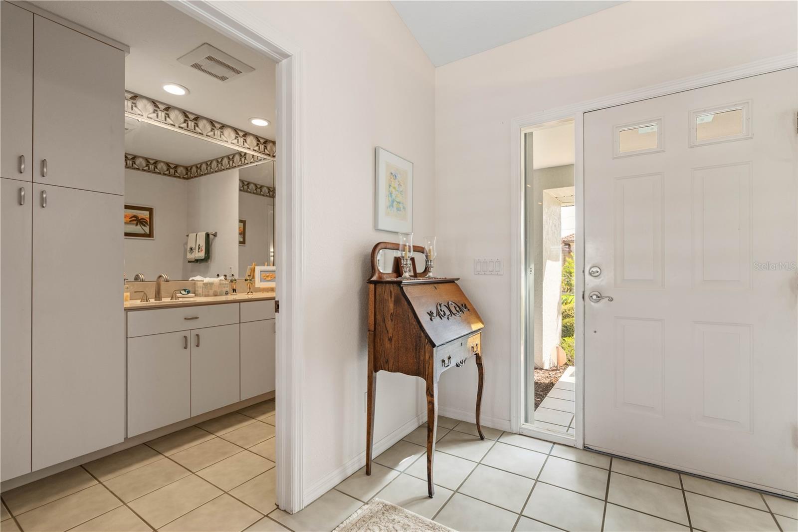 Image 22 of 79 For 2434 Flora Lane