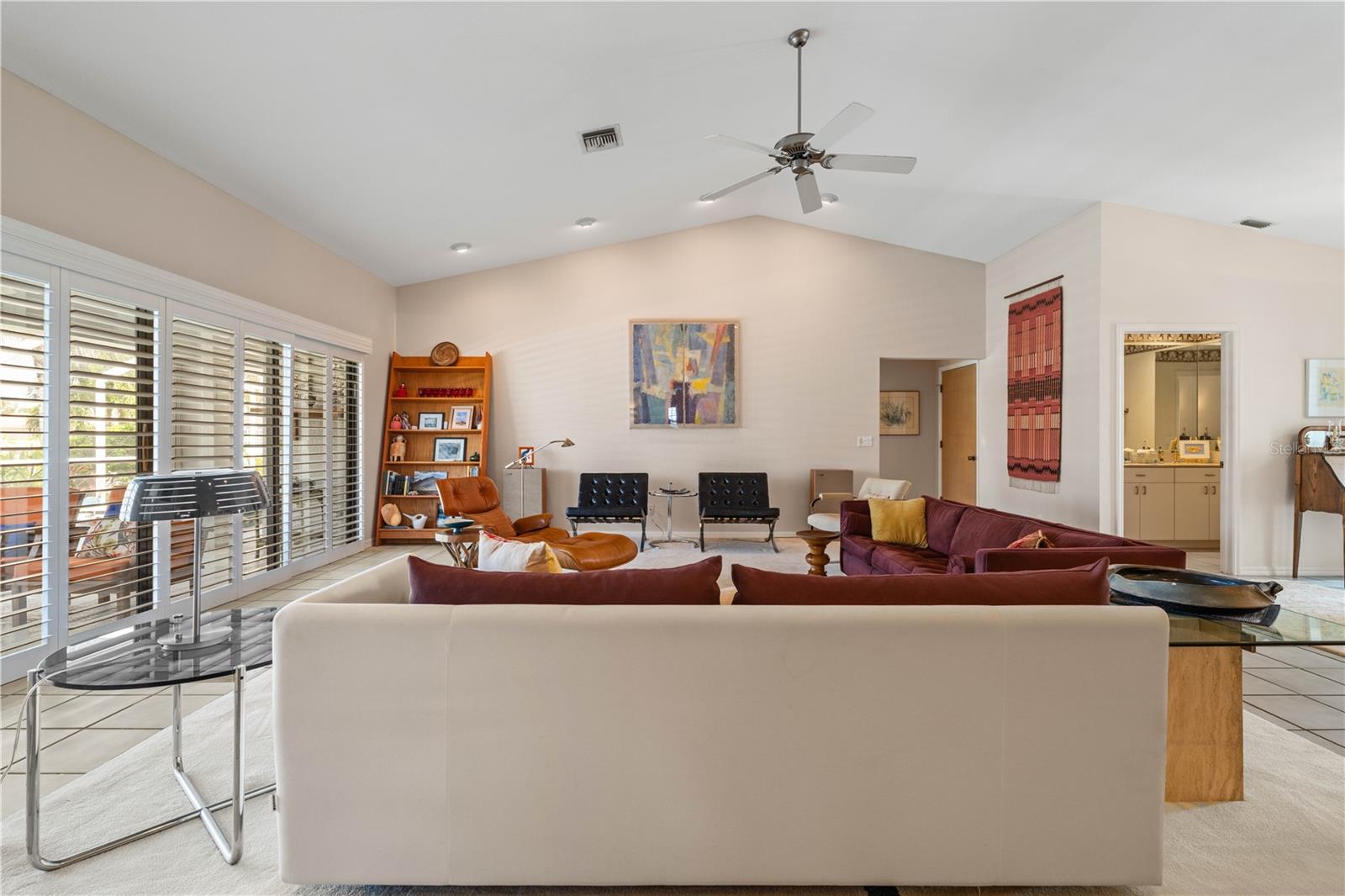 Image 26 of 79 For 2434 Flora Lane