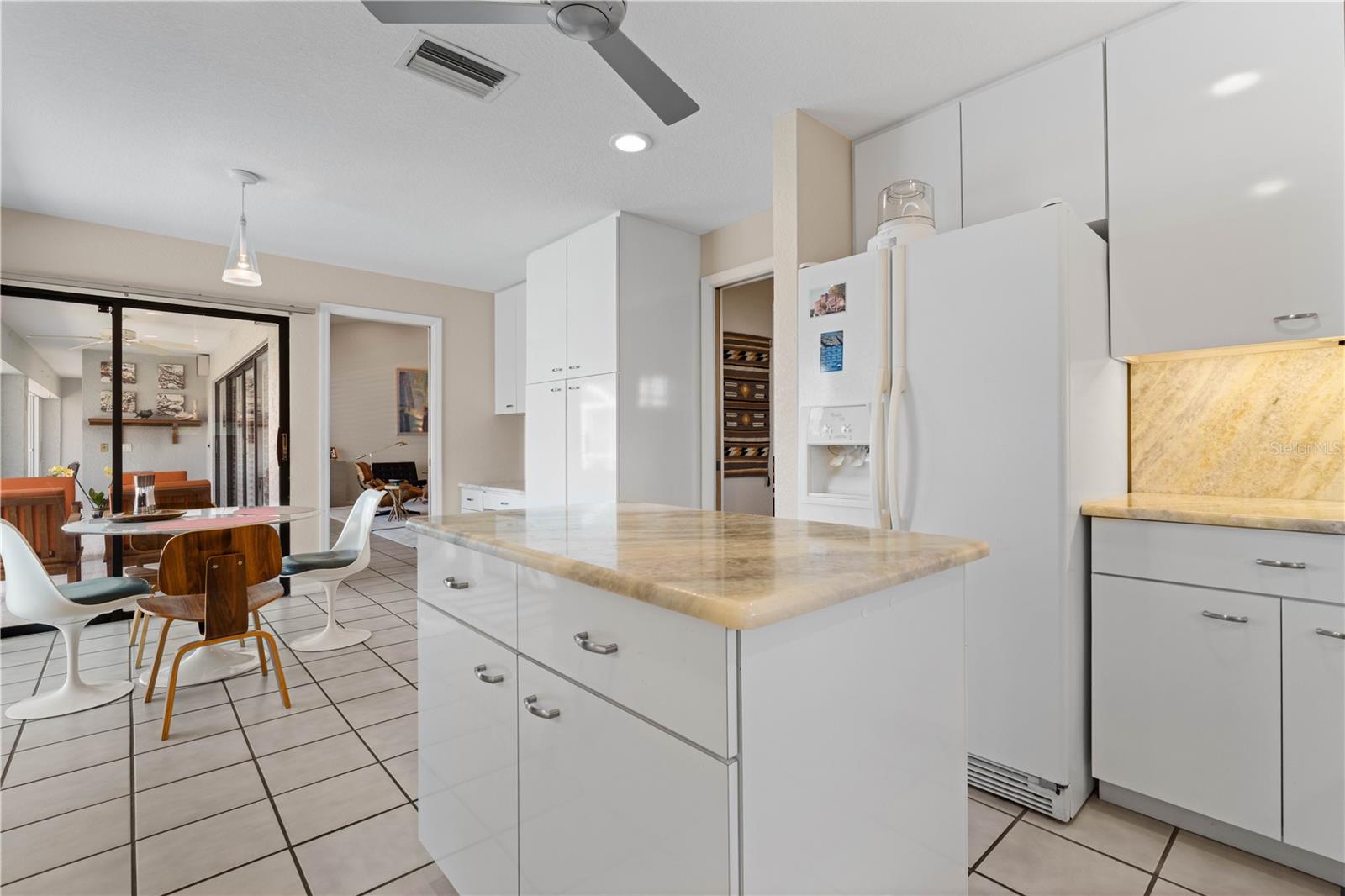 Image 36 of 79 For 2434 Flora Lane