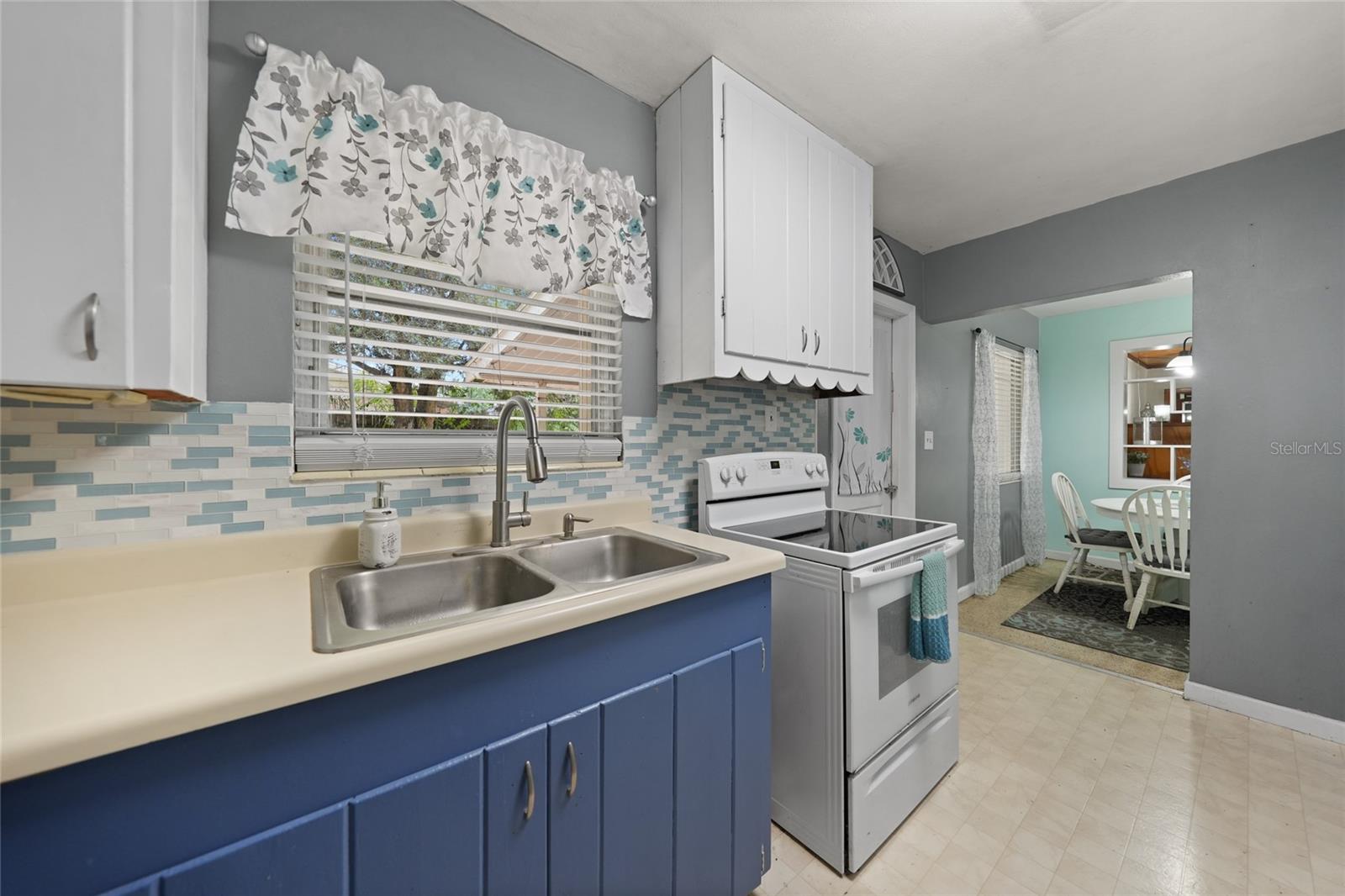 Image 10 of 30 For 203 Volusia Avenue