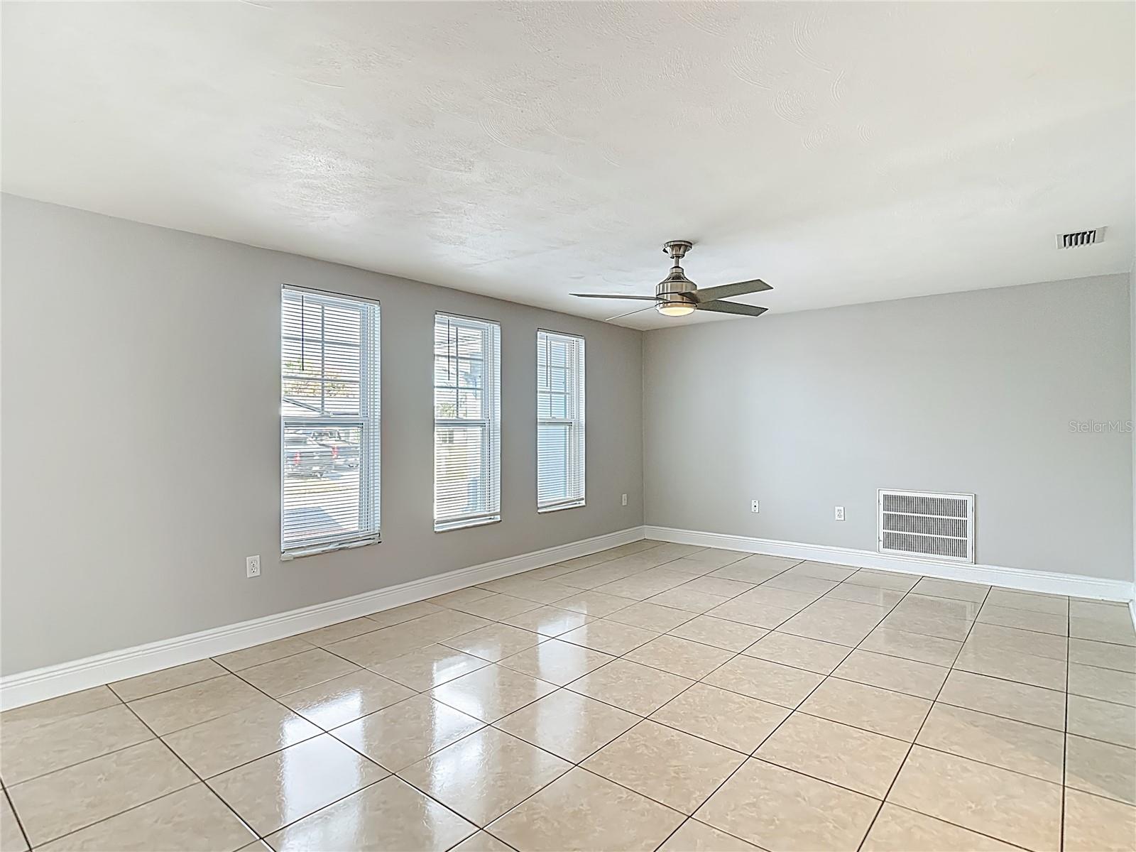 Image 12 of 40 For 11234 Yewtree Avenue