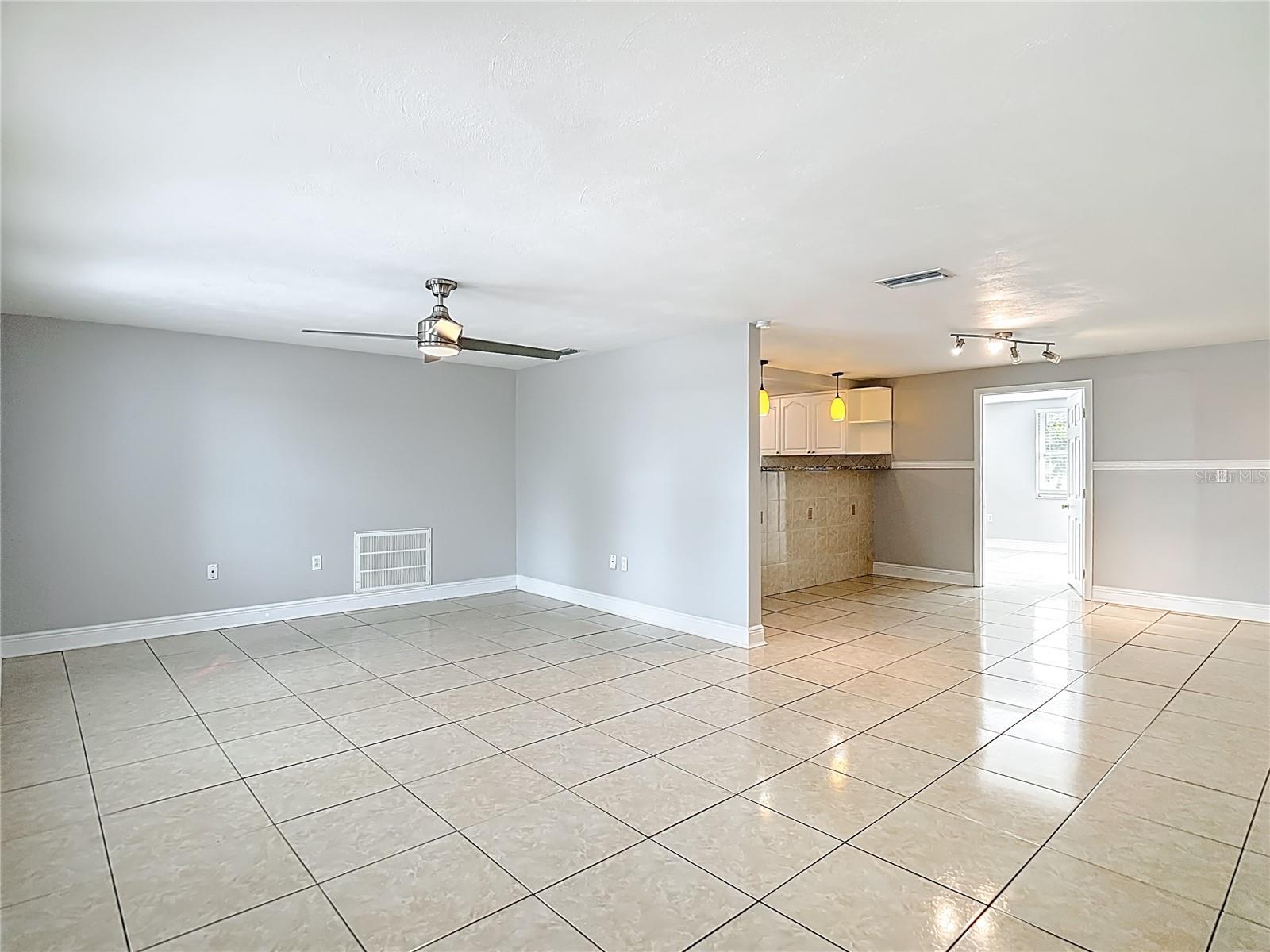 Image 4 of 40 For 11234 Yewtree Avenue