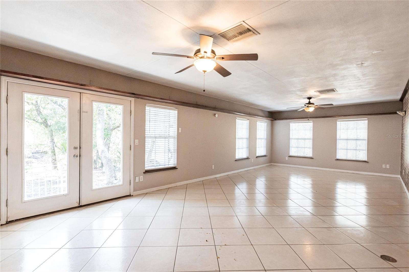 Image 38 of 51 For 5301 Sabal Palm Lane