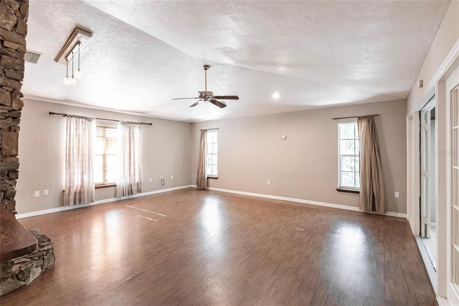 Image 8 of 51 For 5301 Sabal Palm Lane