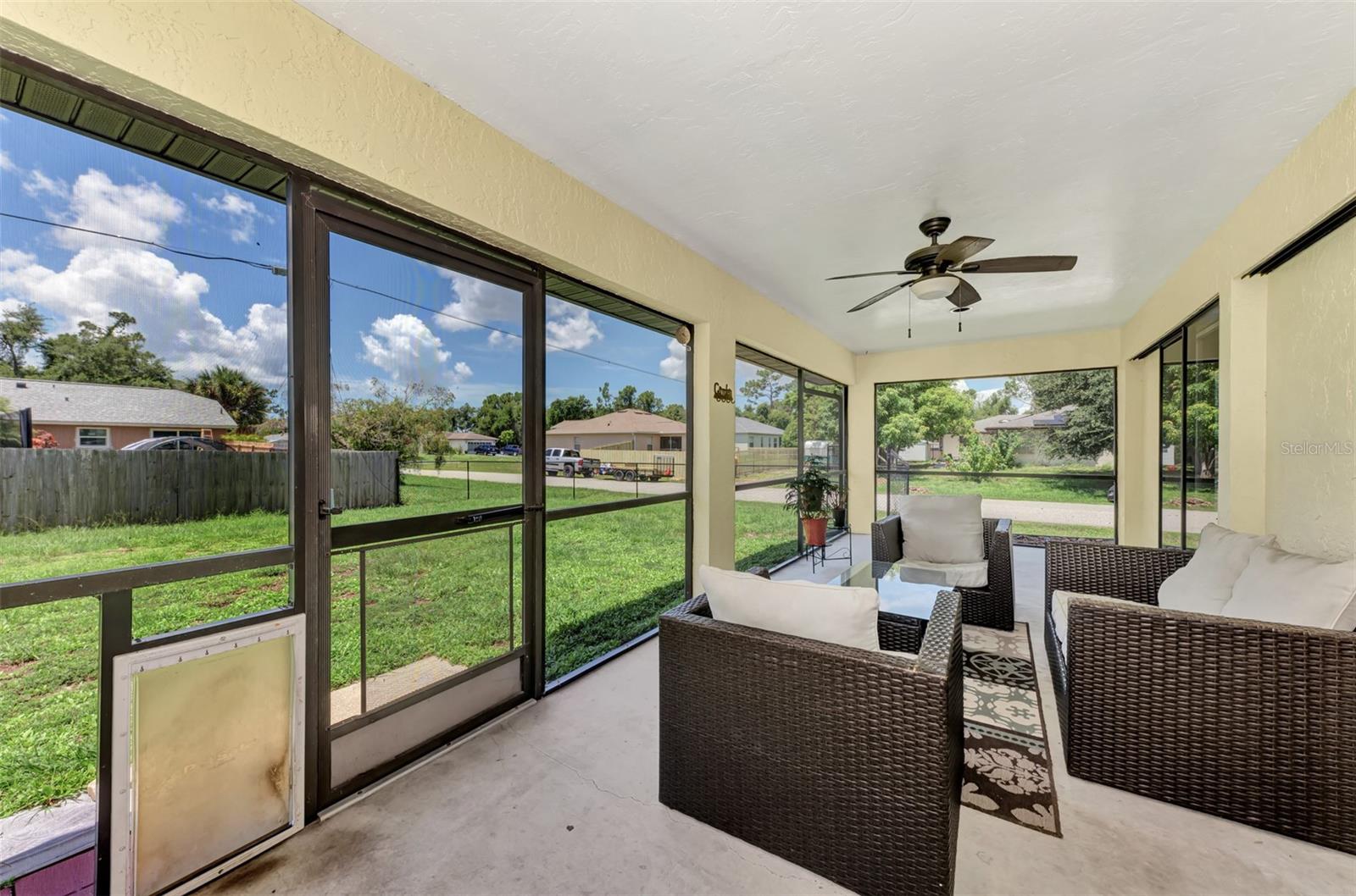 Image 34 of 53 For 23255 Burlingame Avenue