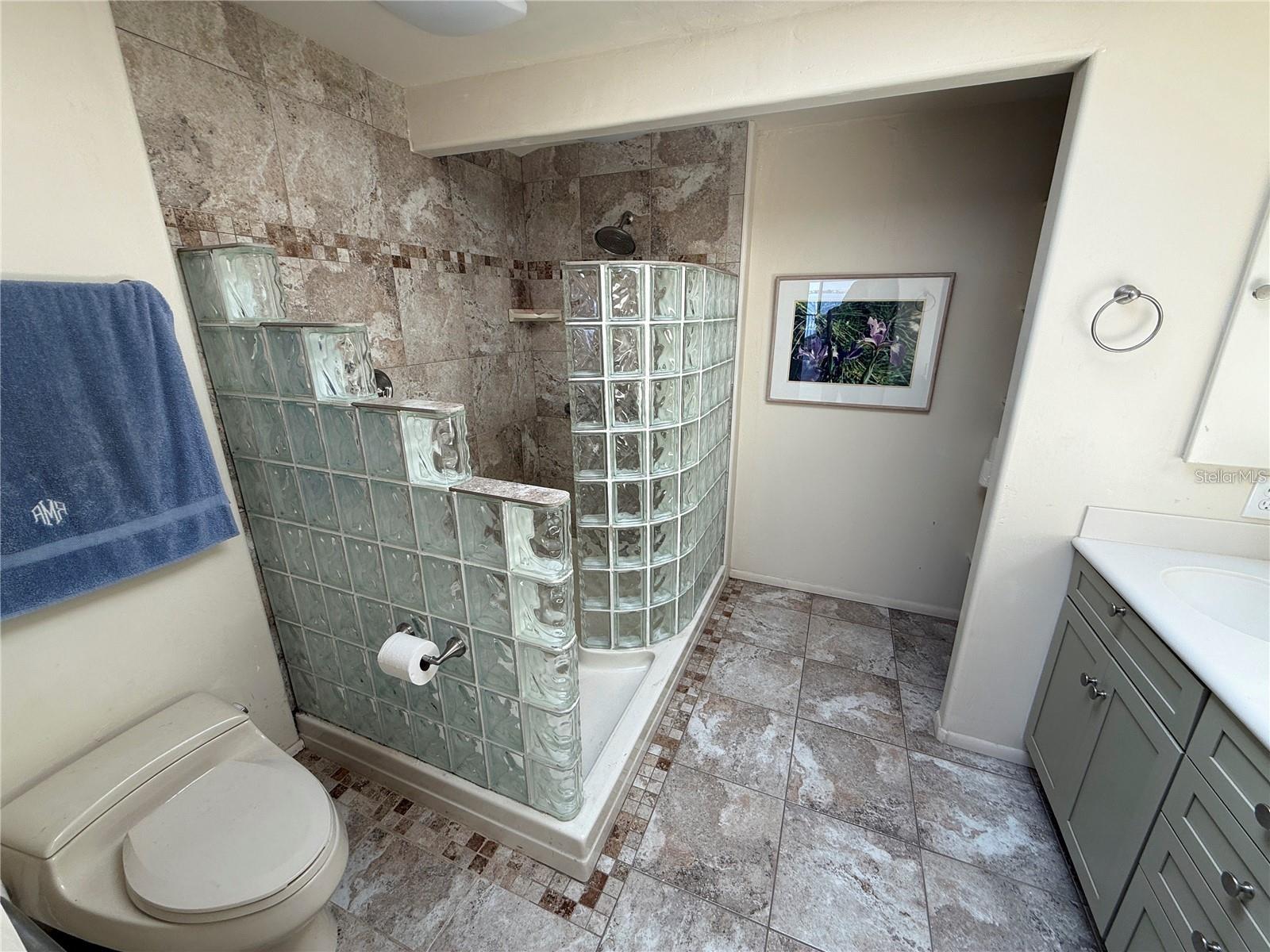 Image 25 of 45 For 25188 Marion Avenue 1