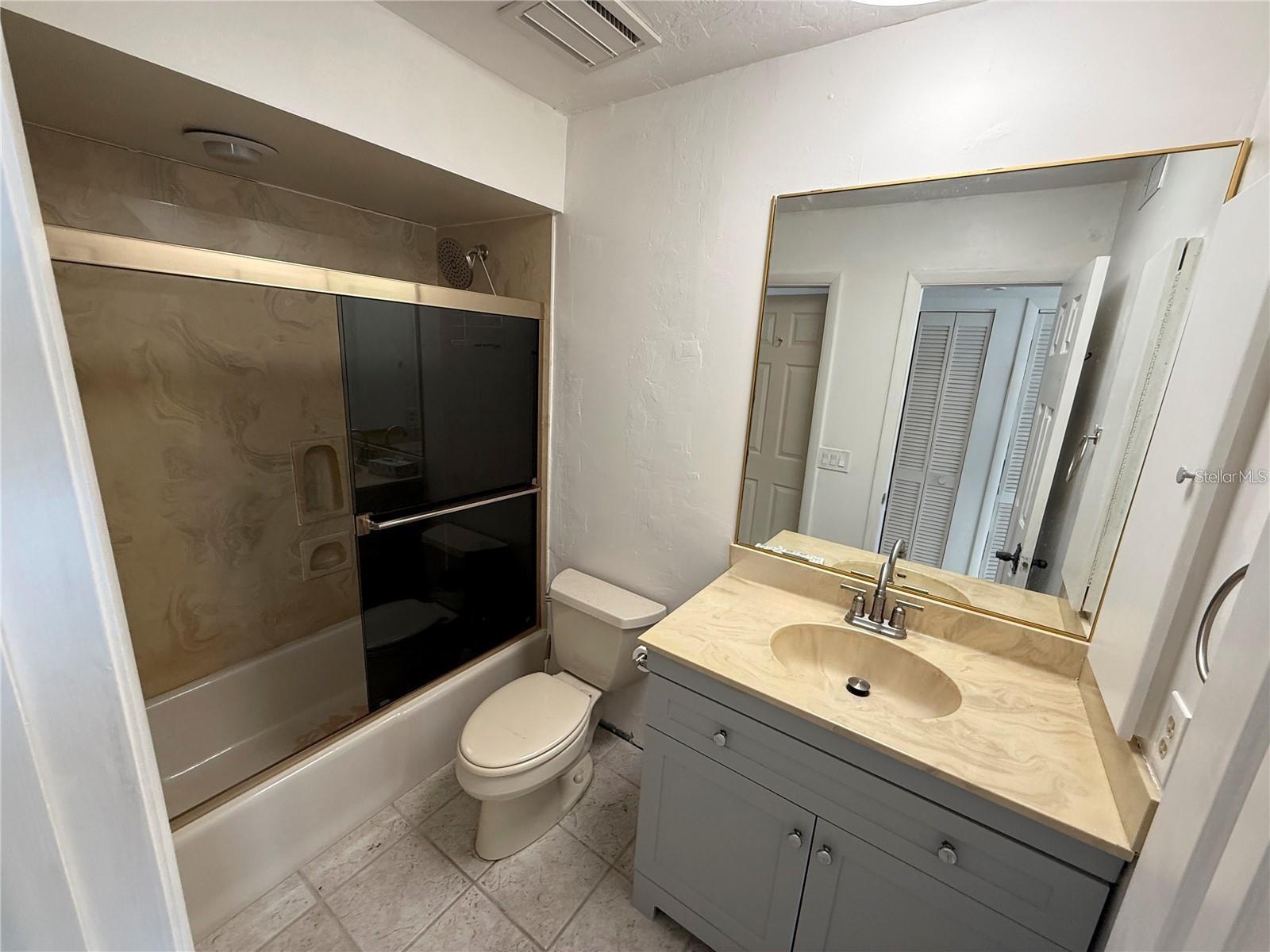 Image 33 of 45 For 25188 Marion Avenue 1