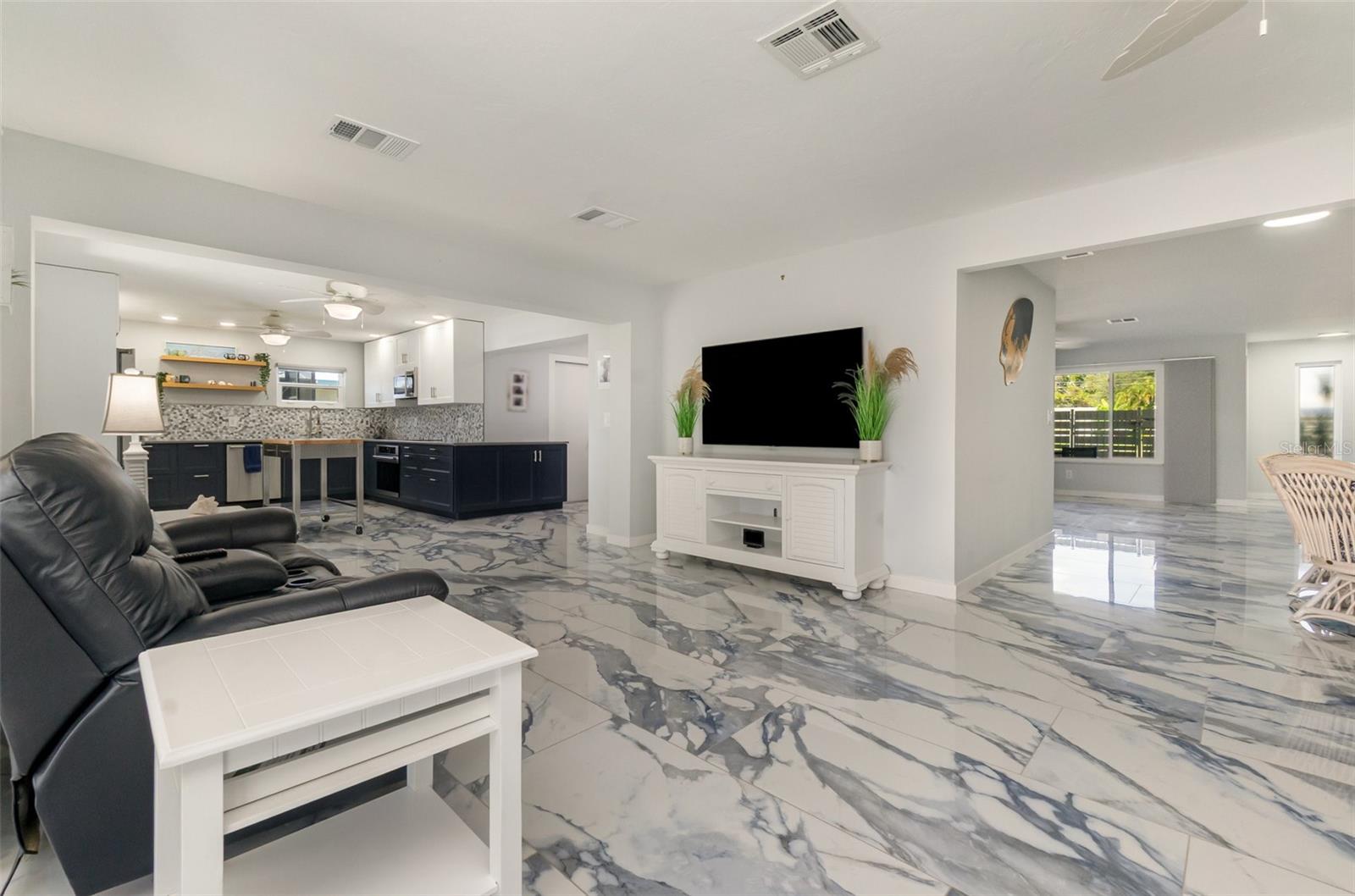 Image 11 of 43 For 1661 Swan Terrace