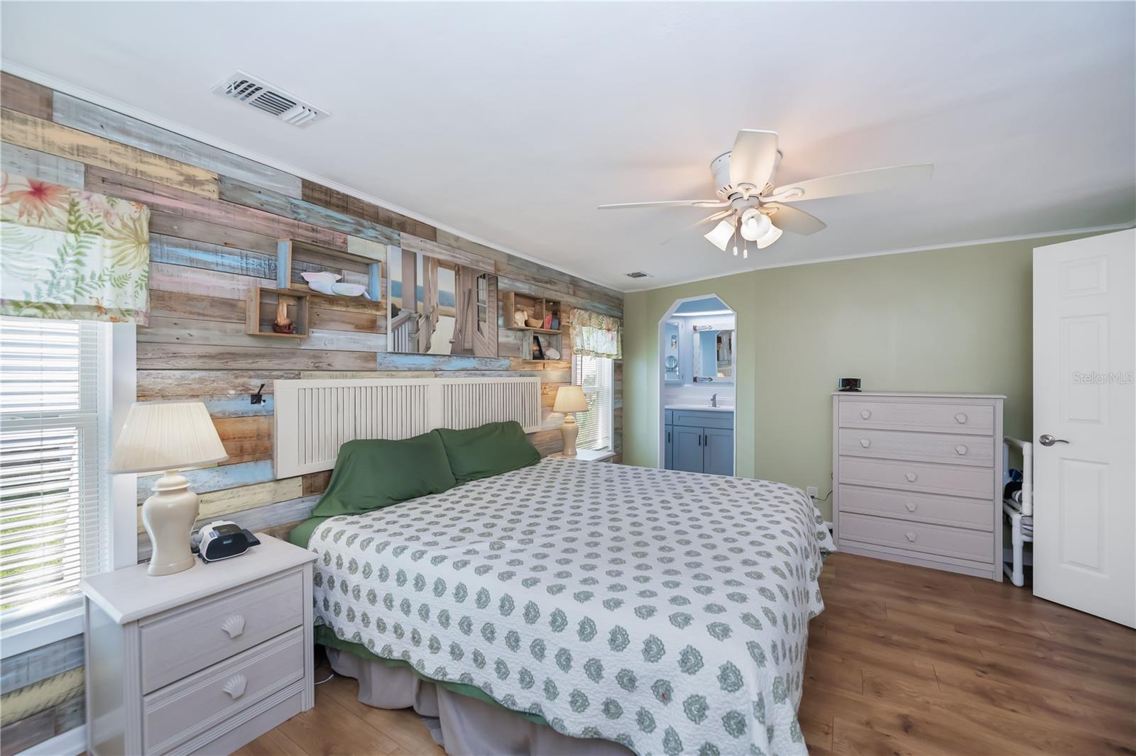 Image 18 of 56 For 715 Tangerine Woods Boulevard