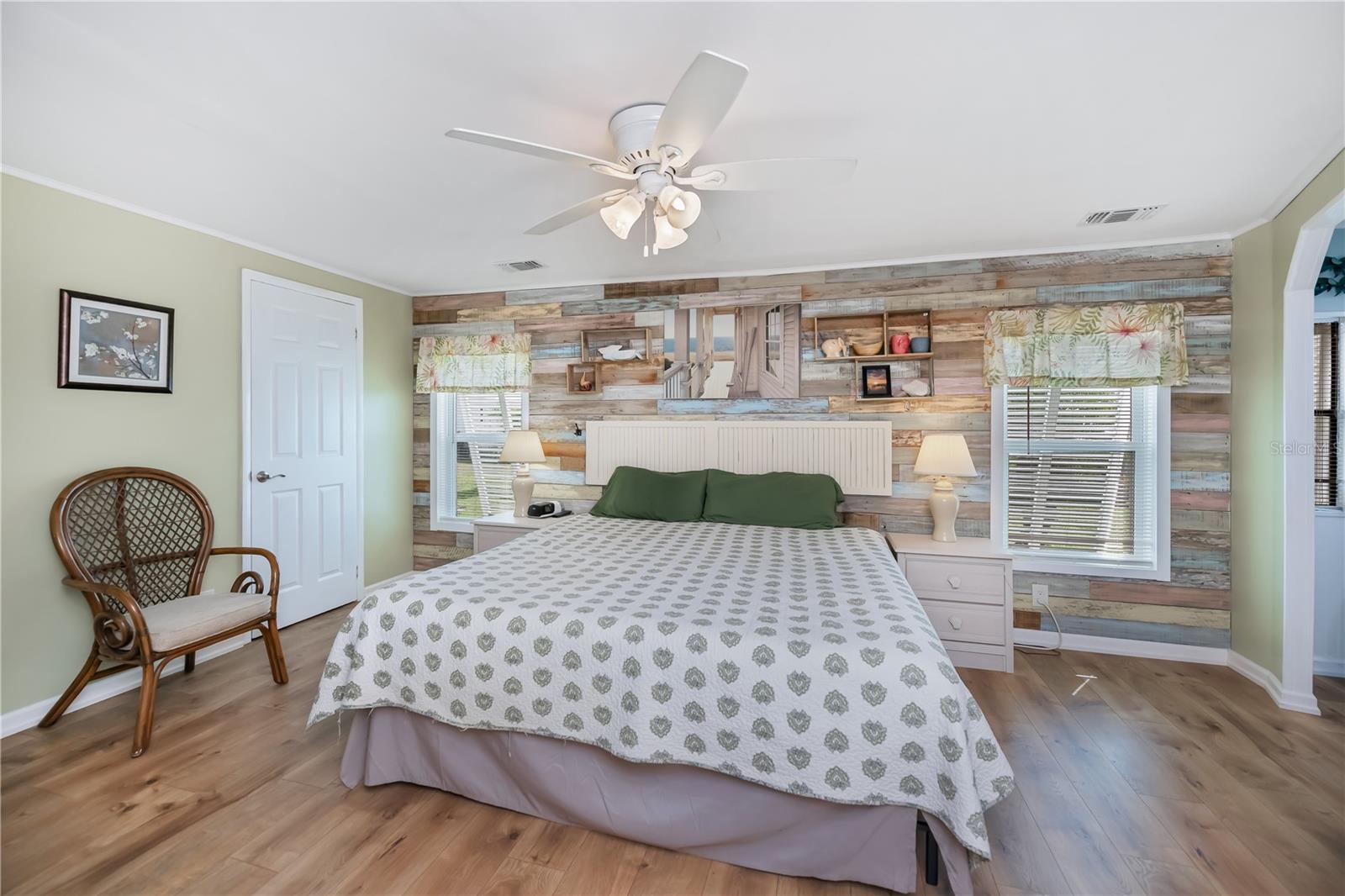 Image 20 of 56 For 715 Tangerine Woods Boulevard