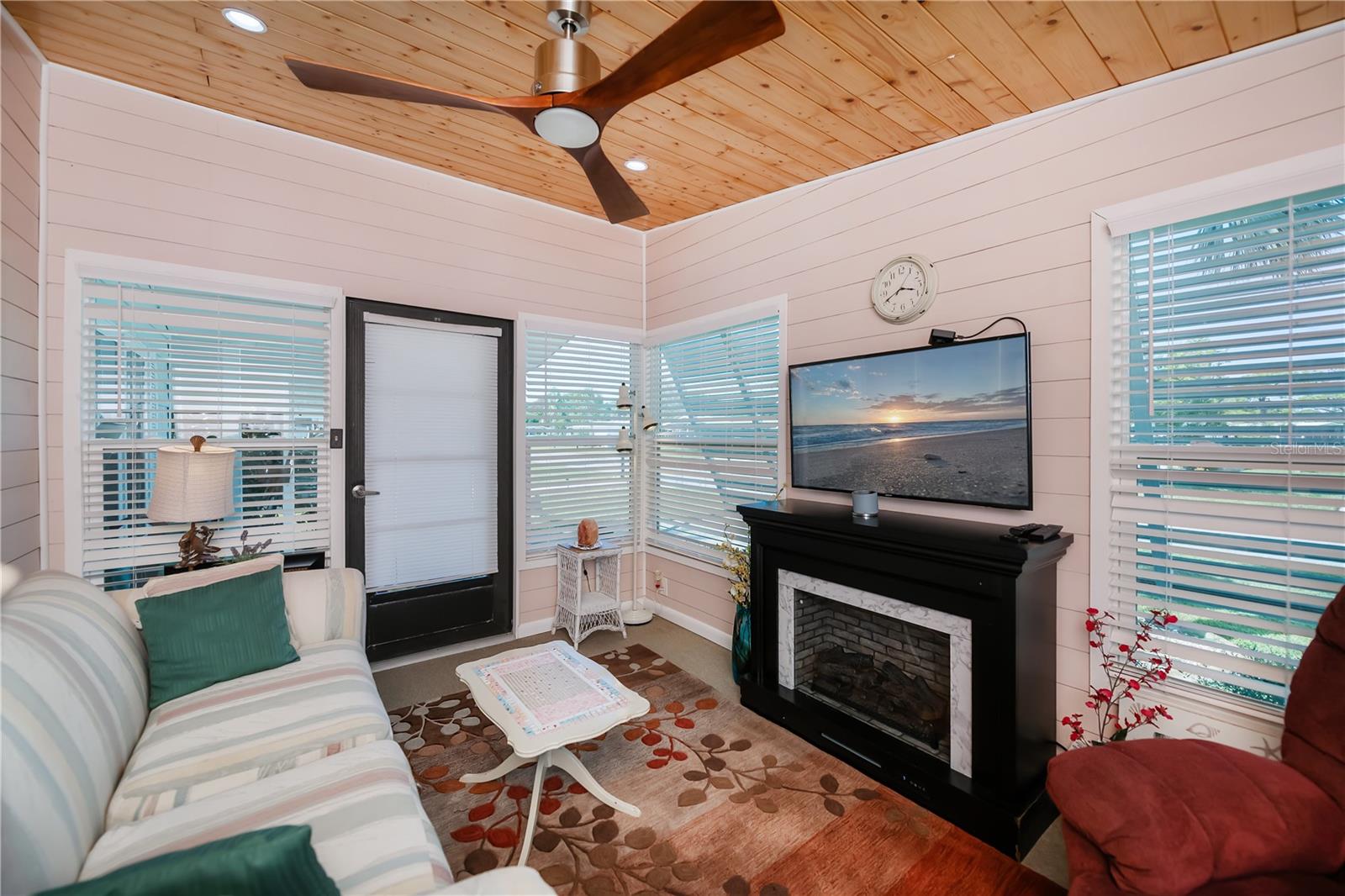 Image 5 of 56 For 715 Tangerine Woods Boulevard