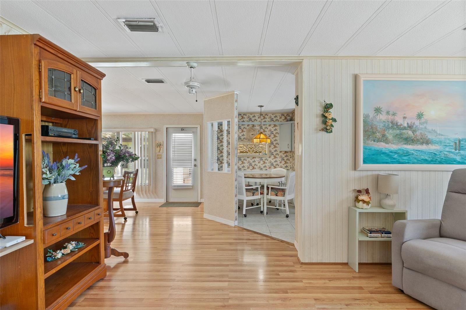 Image 17 of 85 For 199 Martinique Road