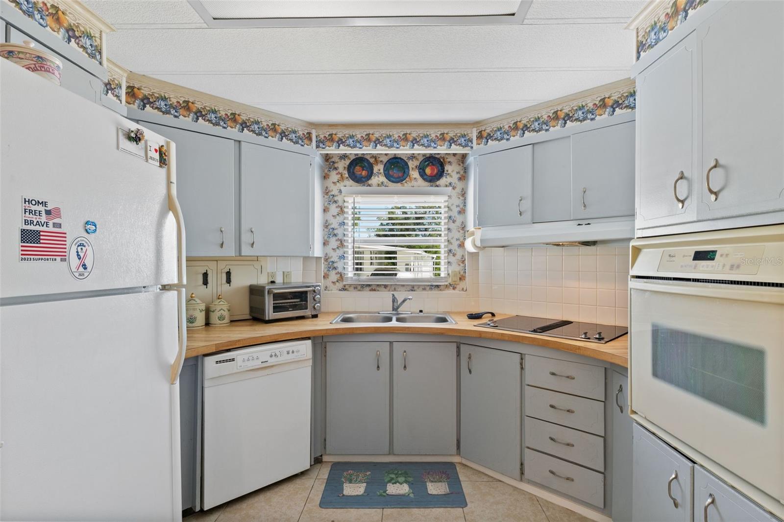 Image 19 of 85 For 199 Martinique Road