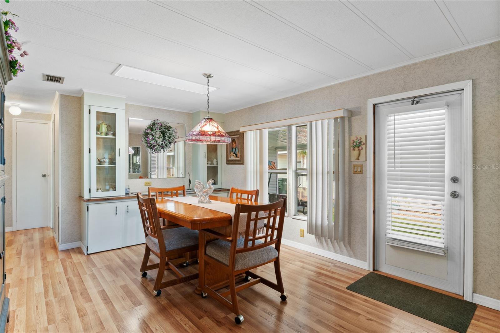 Image 21 of 85 For 199 Martinique Road