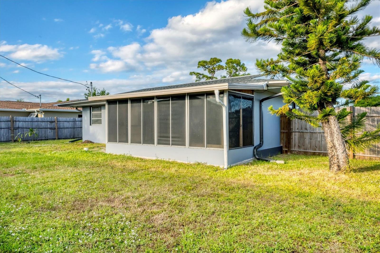 Image 3 of 23 For 2529 Ednor Street