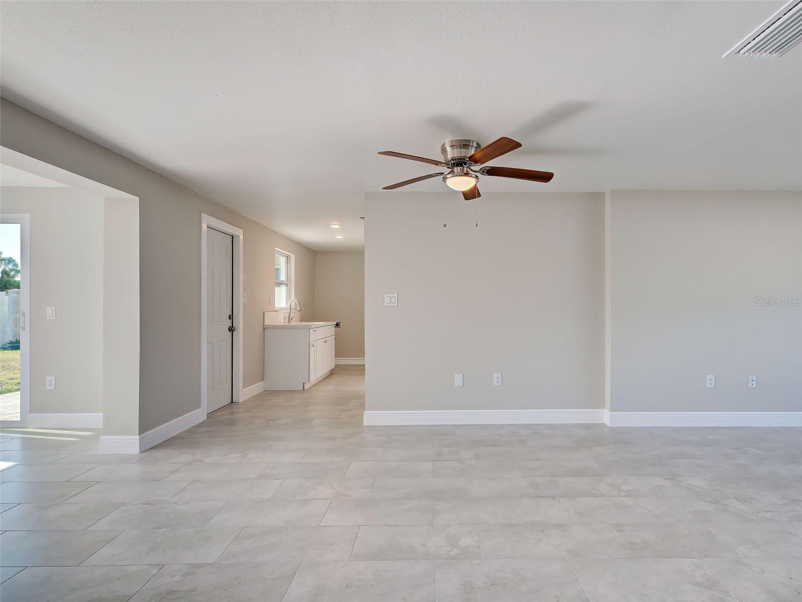 Image 14 of 62 For 4342 Ewing Circle