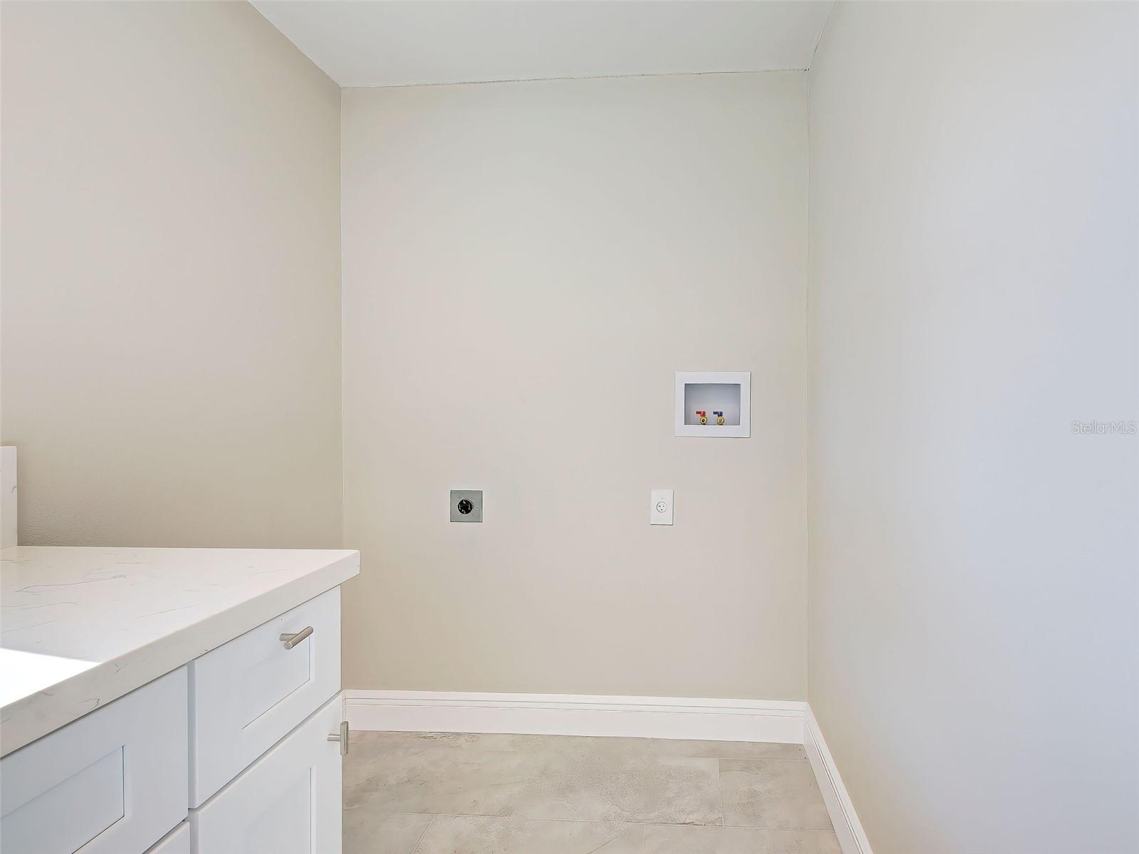 Image 18 of 62 For 4342 Ewing Circle