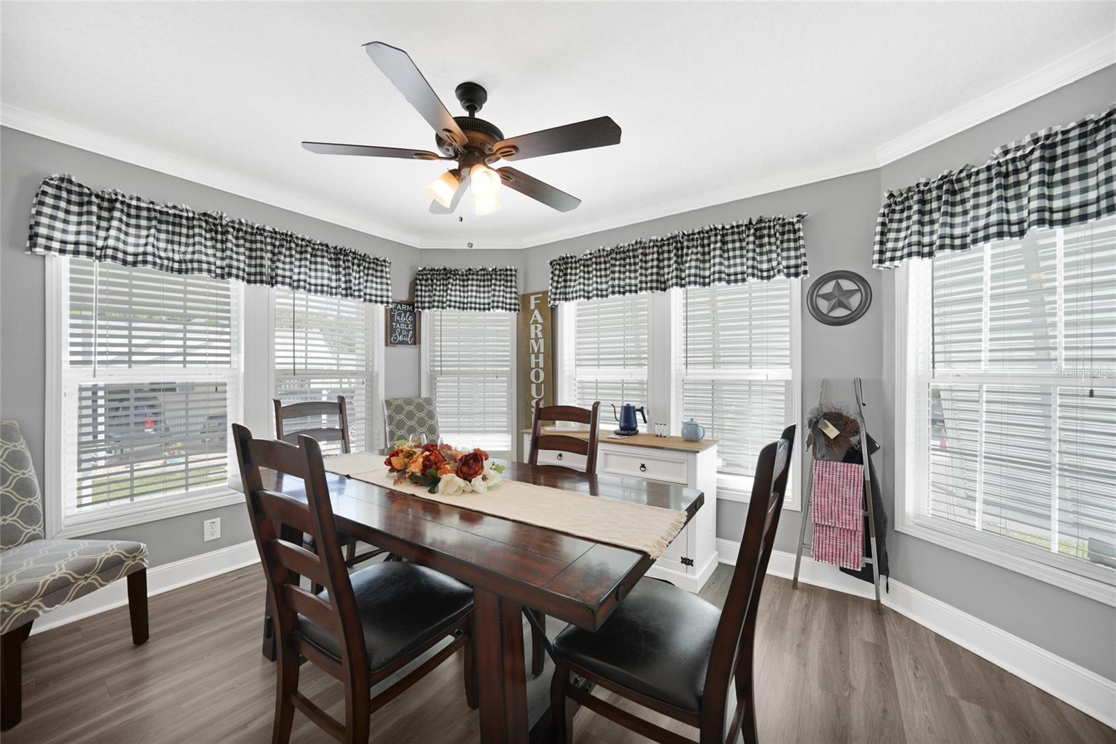 Image 17 of 40 For 14 Cardinal  B14