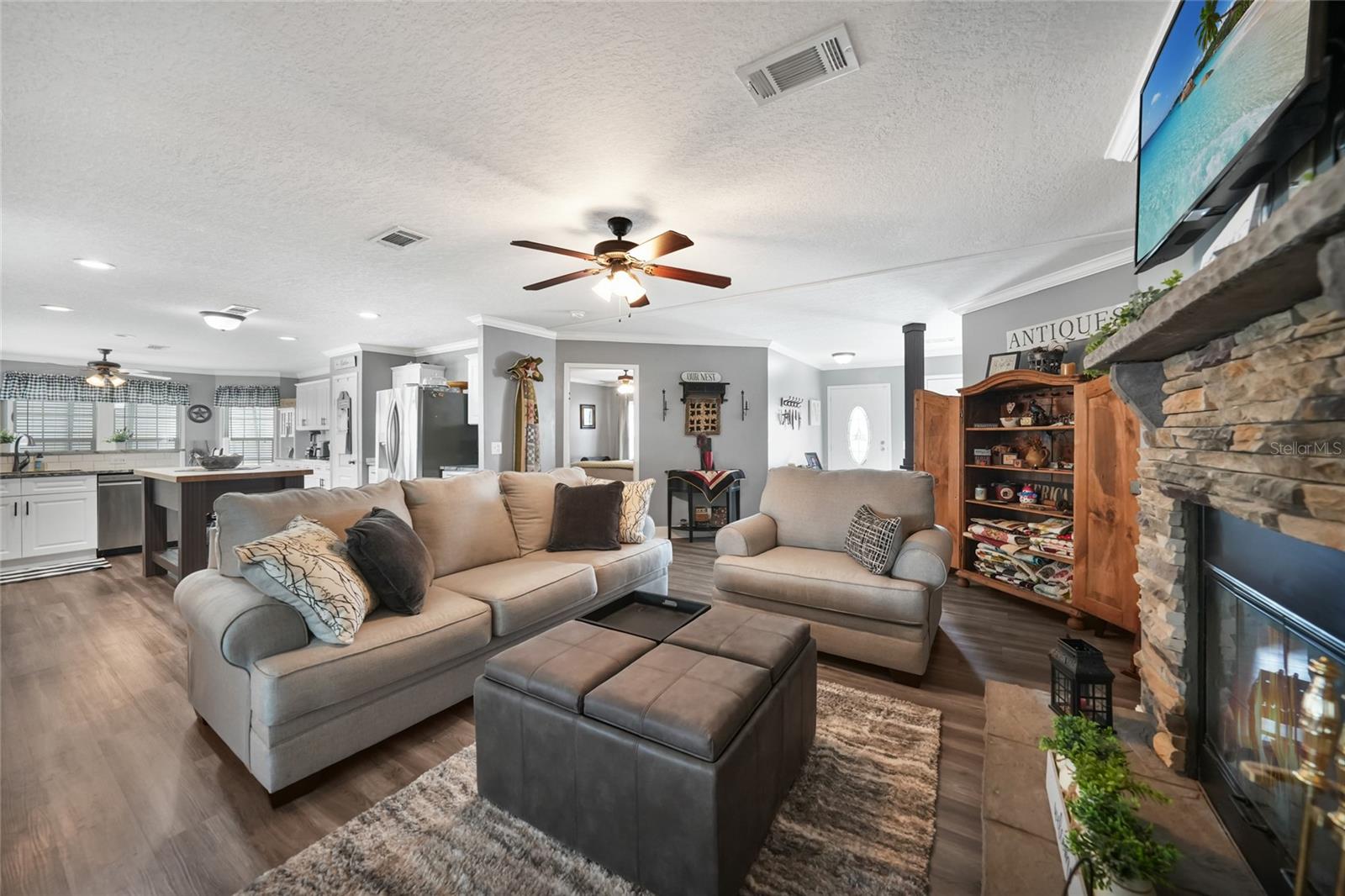 Image 7 of 40 For 14 Cardinal  B14