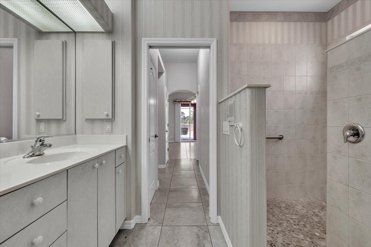 Image 22 of 47 For 3013 Royal Palm Drive