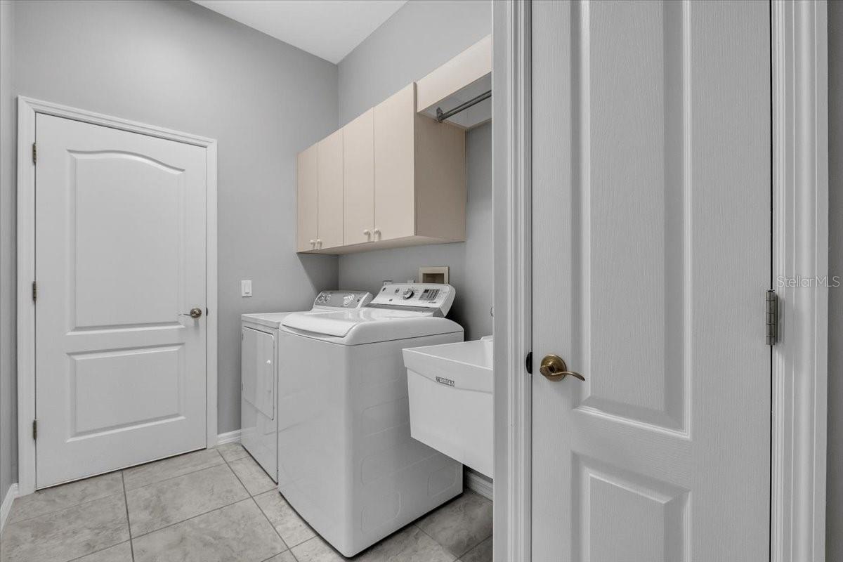 Image 30 of 47 For 3013 Royal Palm Drive