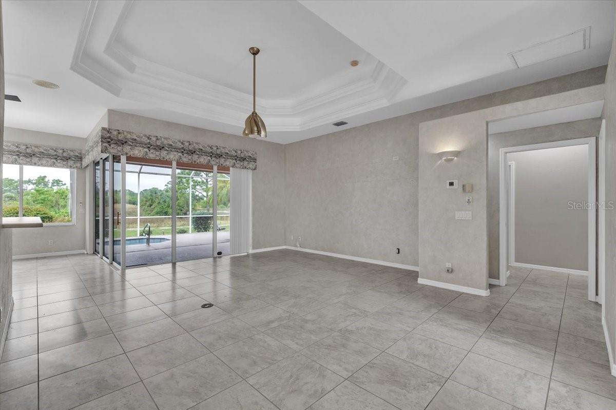 Image 4 of 47 For 3013 Royal Palm Drive