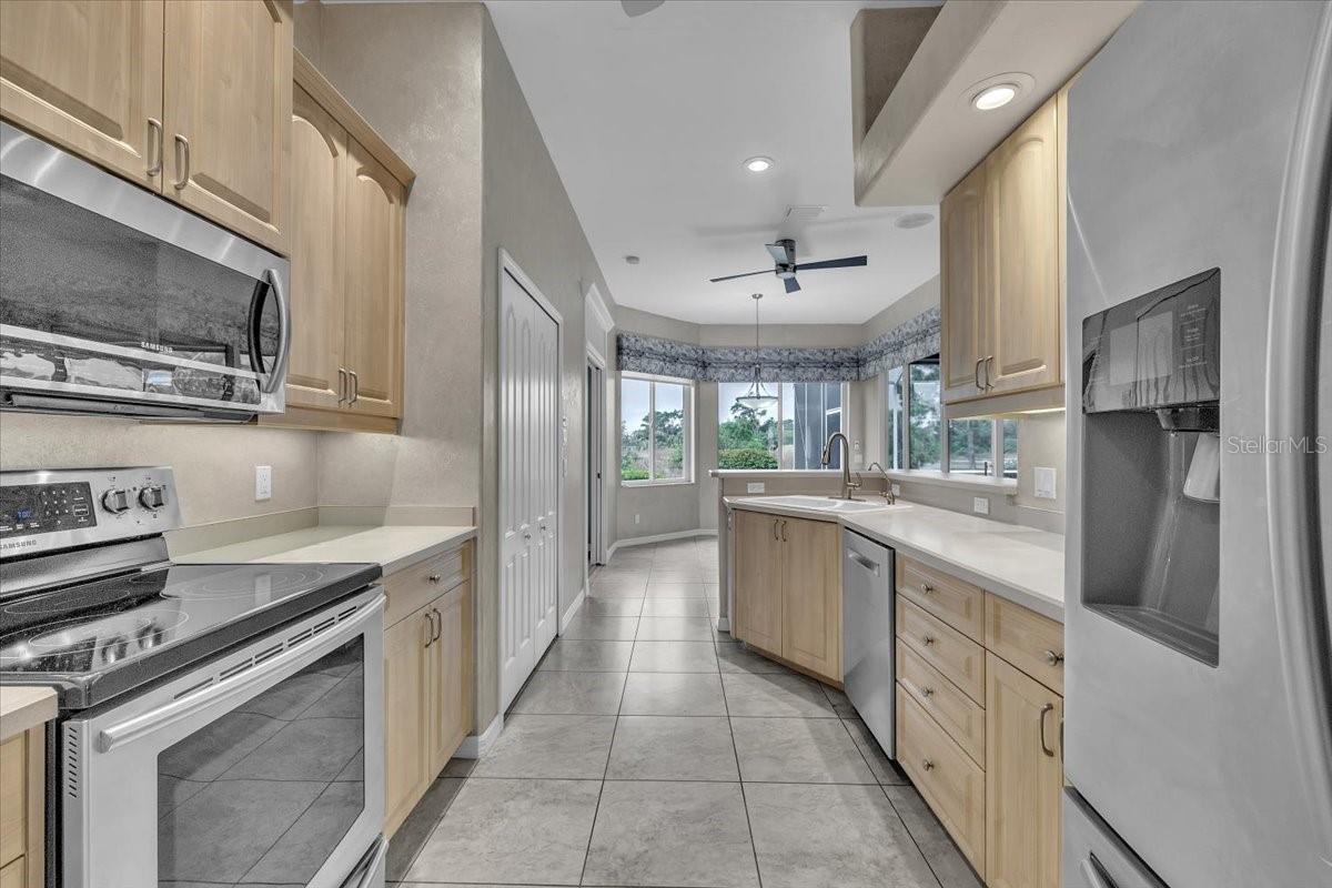 Image 9 of 47 For 3013 Royal Palm Drive