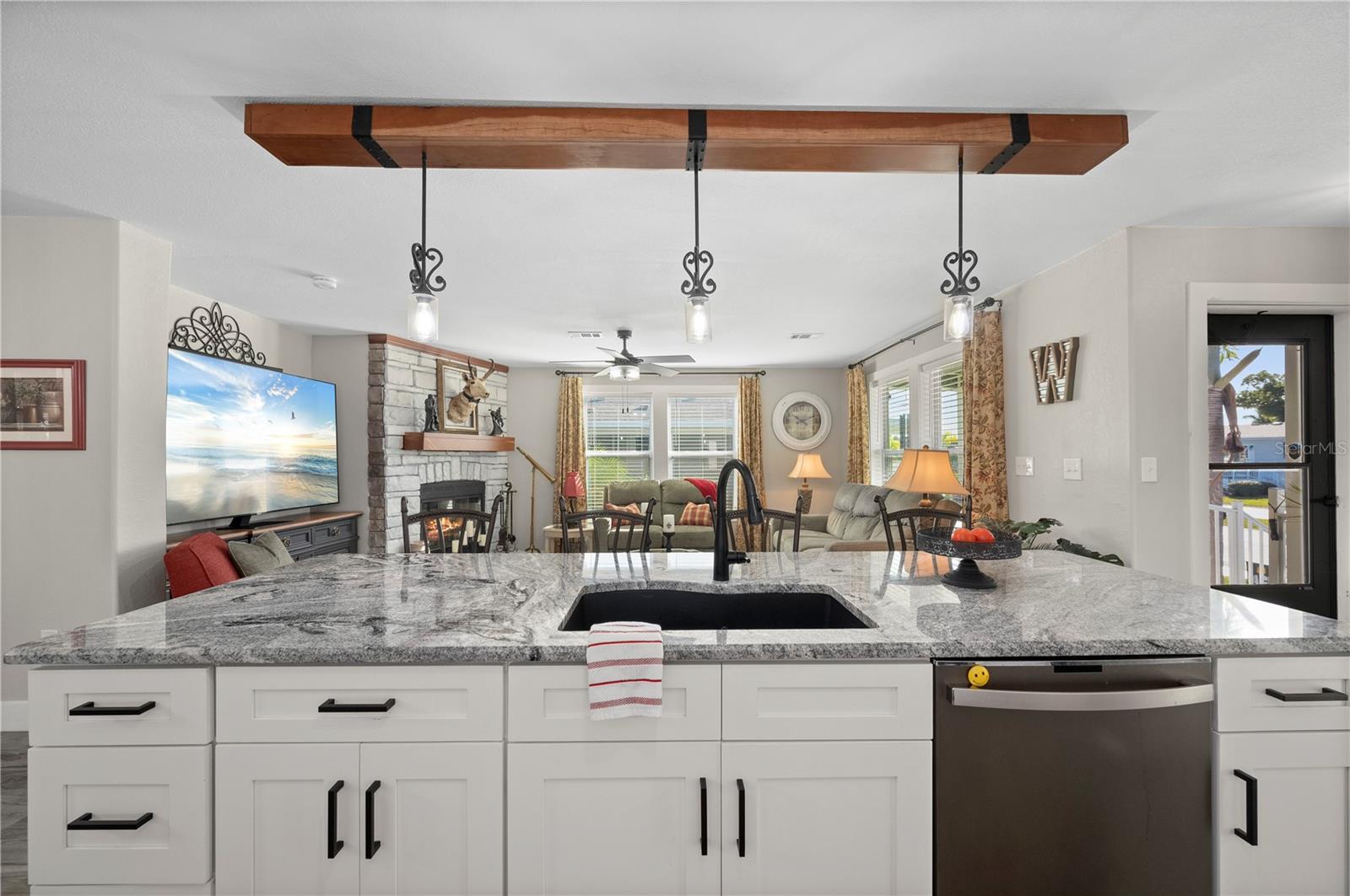 Image 10 of 66 For 1000 Kings Highway 309